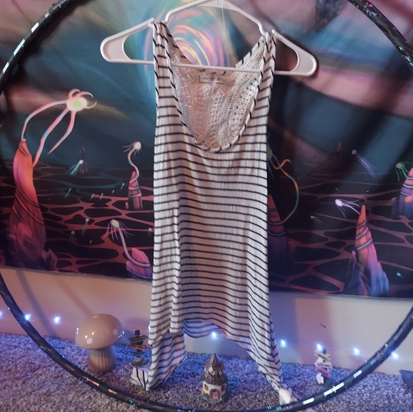 Arden B. Striped tank top open lace back - Picture 2 of 3